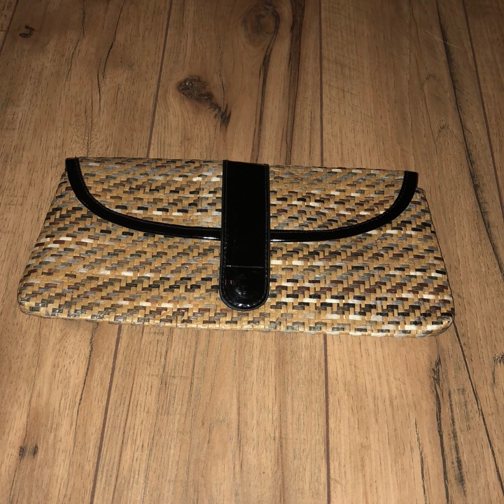 Straw and patten leather clutch